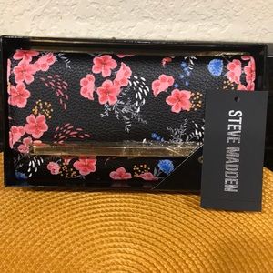 Brand New with Tag Steve Madden Trifold Wallet